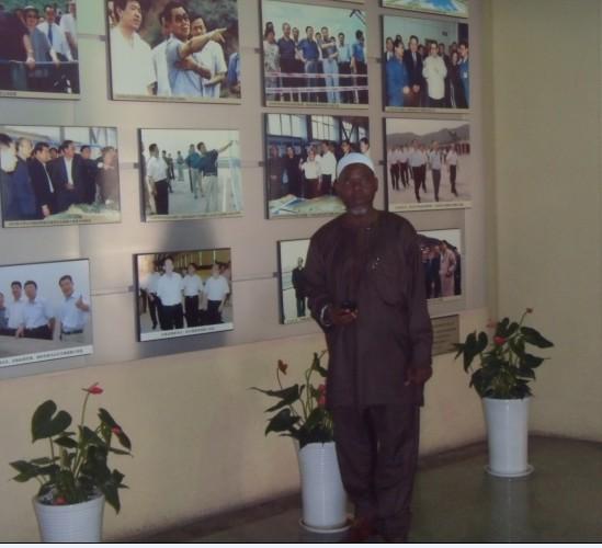 尼日利亞客戶來(lái)廠考察脫水篩 尼日利亞客戶來(lái)廠考察脫水篩